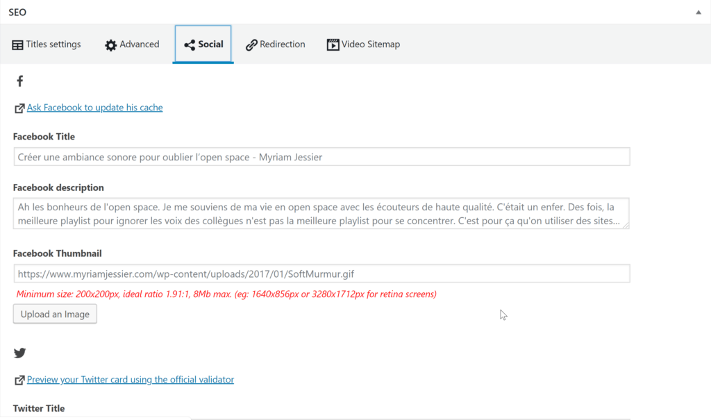 Voici à quoi cela ressemble au bas de mes articles WordPress avec SEO Press. Je peux changer les données sociales.